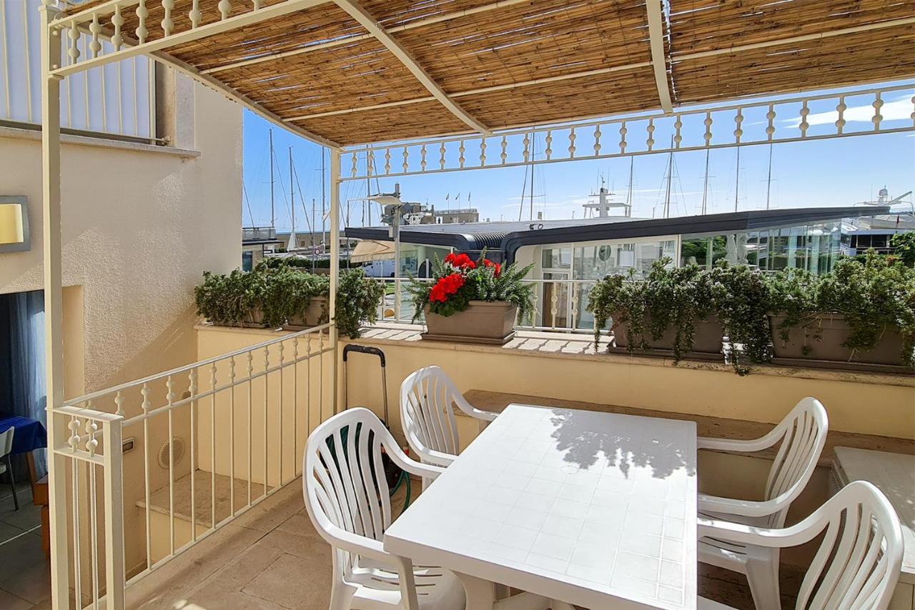 Residence Villa Livia San Vincenzo Buitenkant foto