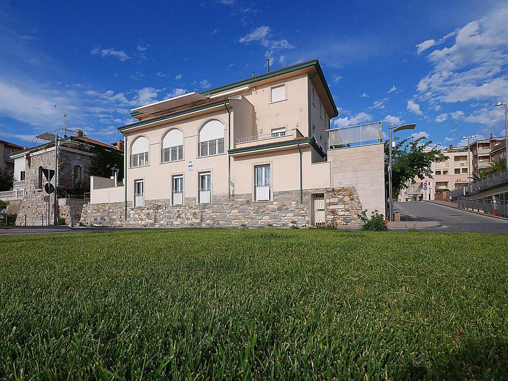 Residence Villa Livia San Vincenzo Buitenkant foto