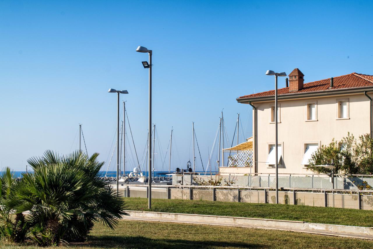 Residence Villa Livia San Vincenzo Buitenkant foto